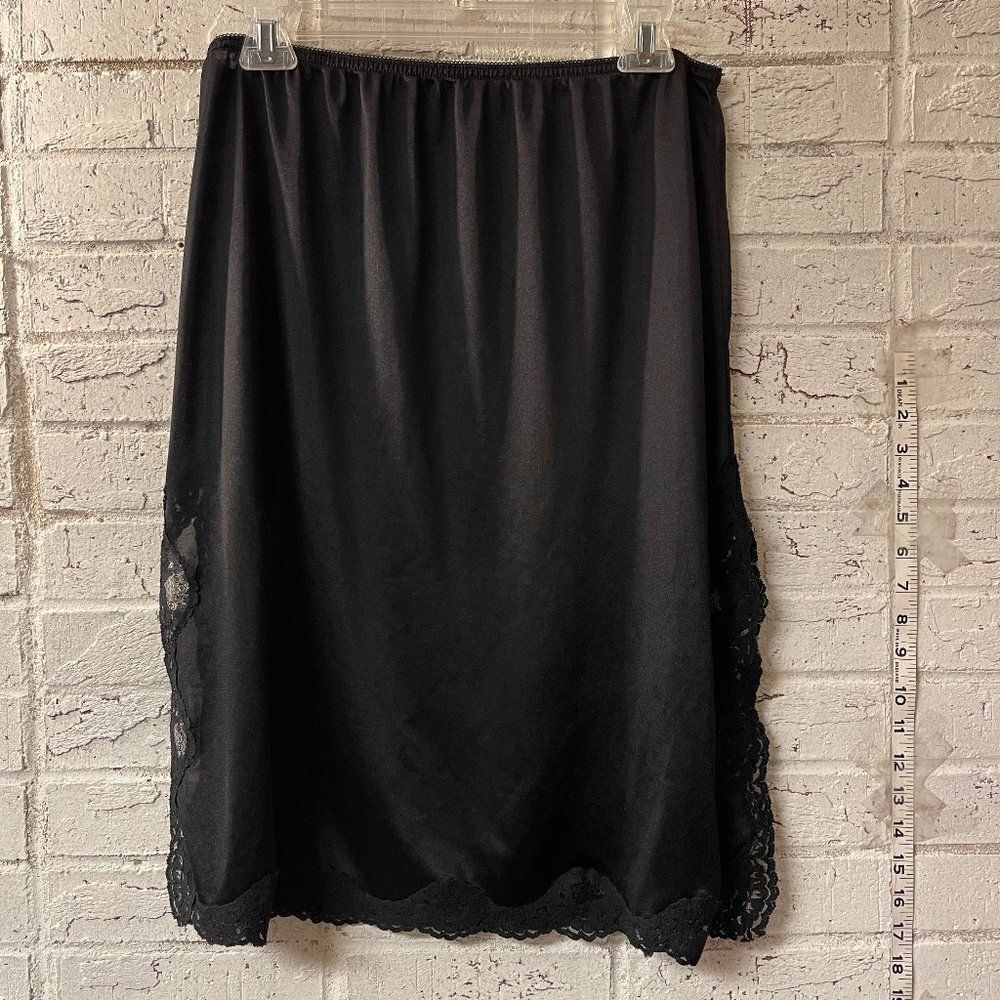 Mel- Lin Vintage Double Slit Lace Black Half Slip Large